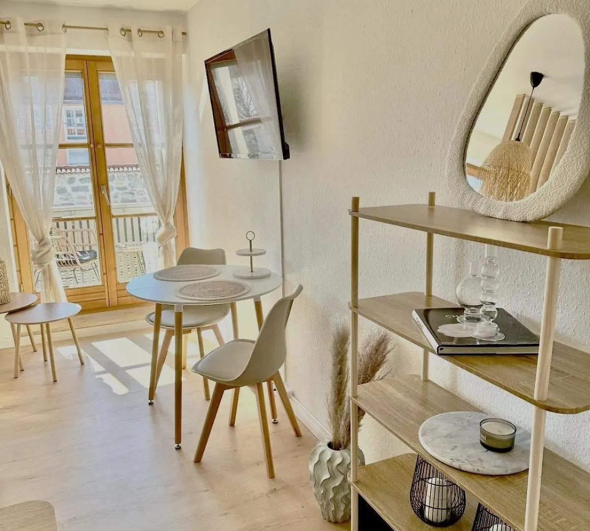 Allgaeu Boho Apartment Mit Balkon Kempten Germany